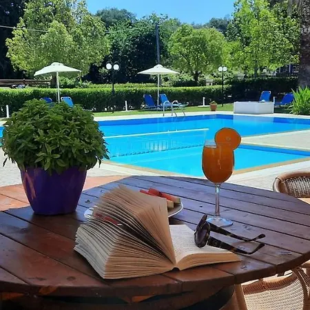 Aparthotel Nikos *
