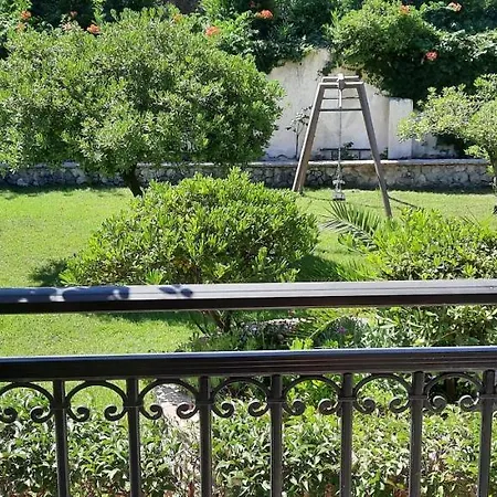 Nikos Aparthotel *